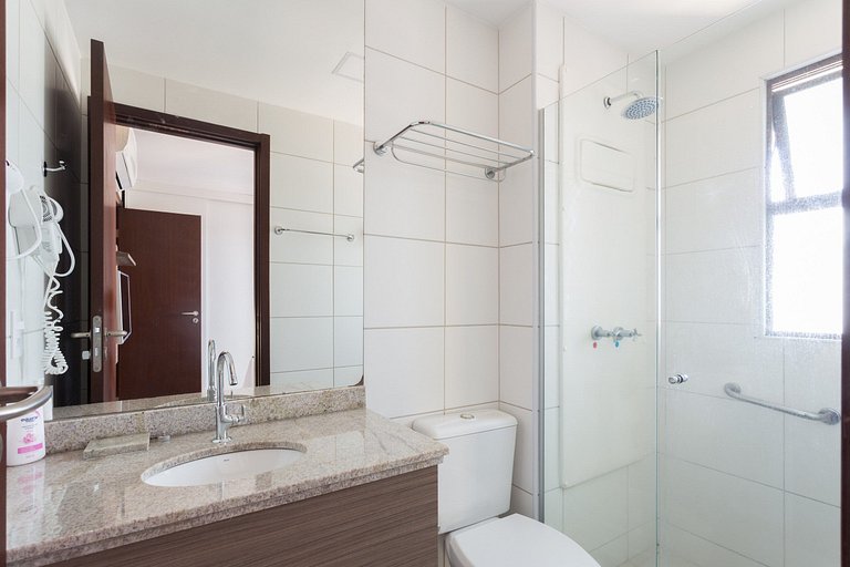 Luxuoso Flat de 2 qts ao lado do CASV e do Riomar