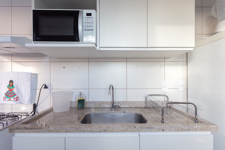 Luxuoso Flat de 2 qts ao lado do CASV e do Riomar